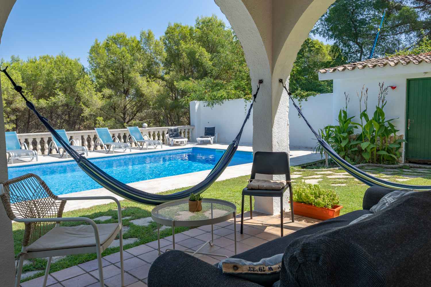 Zona de Relax con vistas a la piscina (Area Común)
